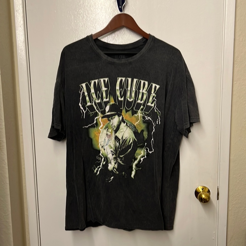 Ice cube tee